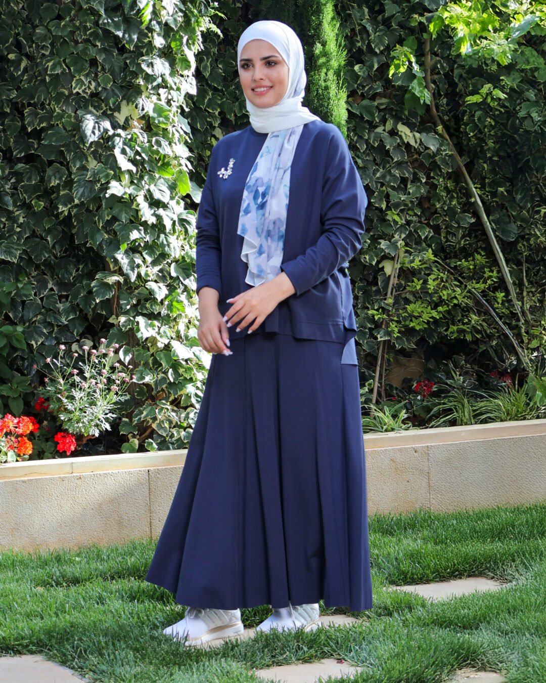 sports suit - Image 2